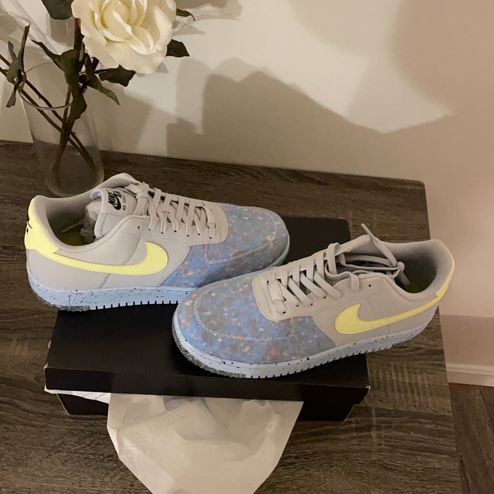 Air Force 1 womens—size 11.5 - Picture 5 of 7